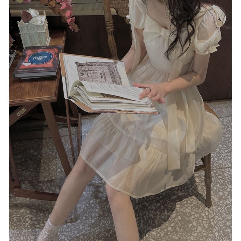 Đầm Công Chúa Tay Phồng Phối Ren Đính Nơ Ngọt Ngào Cho Nữ Sinh