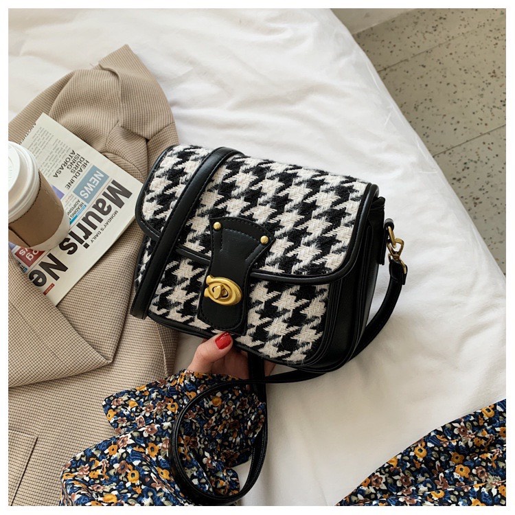 Túi Xách Nữ Đeo ChéoLinh Store Đeo Vai Kẻ Dạ Khóa Xoay Thời Trang SPB 88