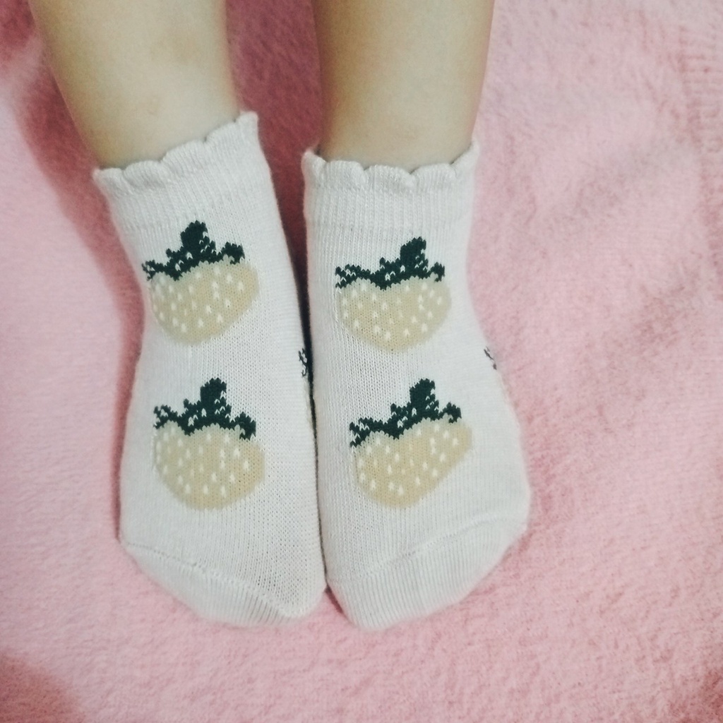 B62 - Tất Quả Dâu Quảng Châu Cổ Thấp Cho Bé Gái (Ản Tự Chụp)