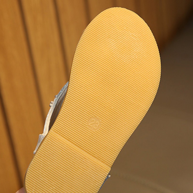 Giày sandal xỏ ngón đính đá dễ thương cho bé gái