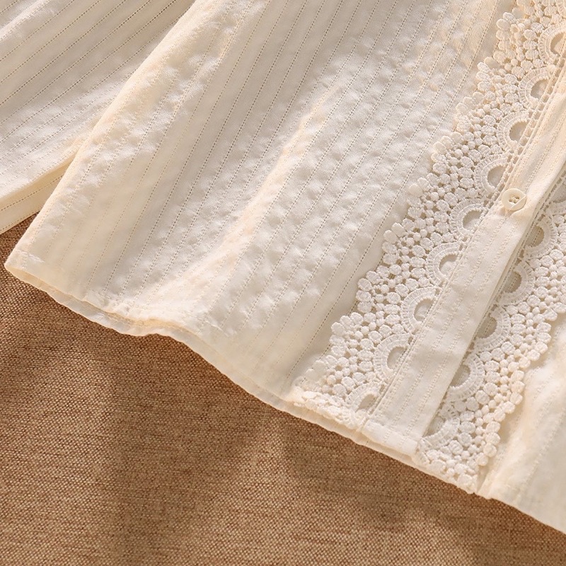 Vera Blouse - Áo sơ mi viền ren- Thiết kế phong cách Hàn Quốc