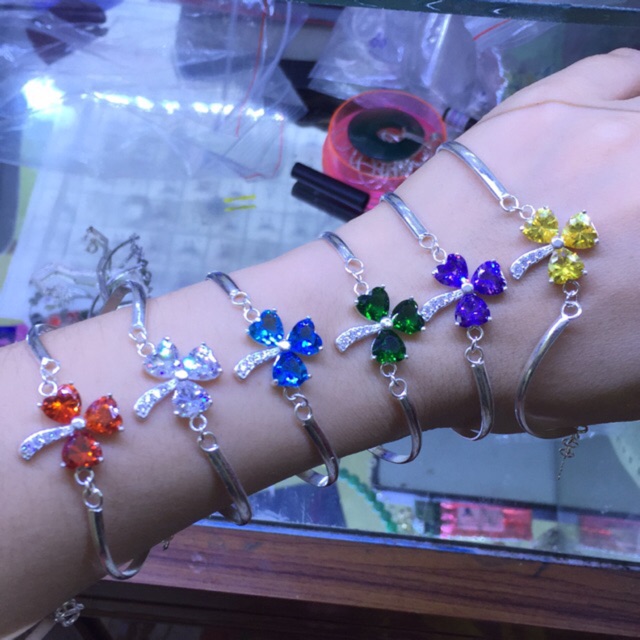 Lắc tay cỏ 3 lá may mắn nhiều màu bạc ta nmj đá nhân tạo