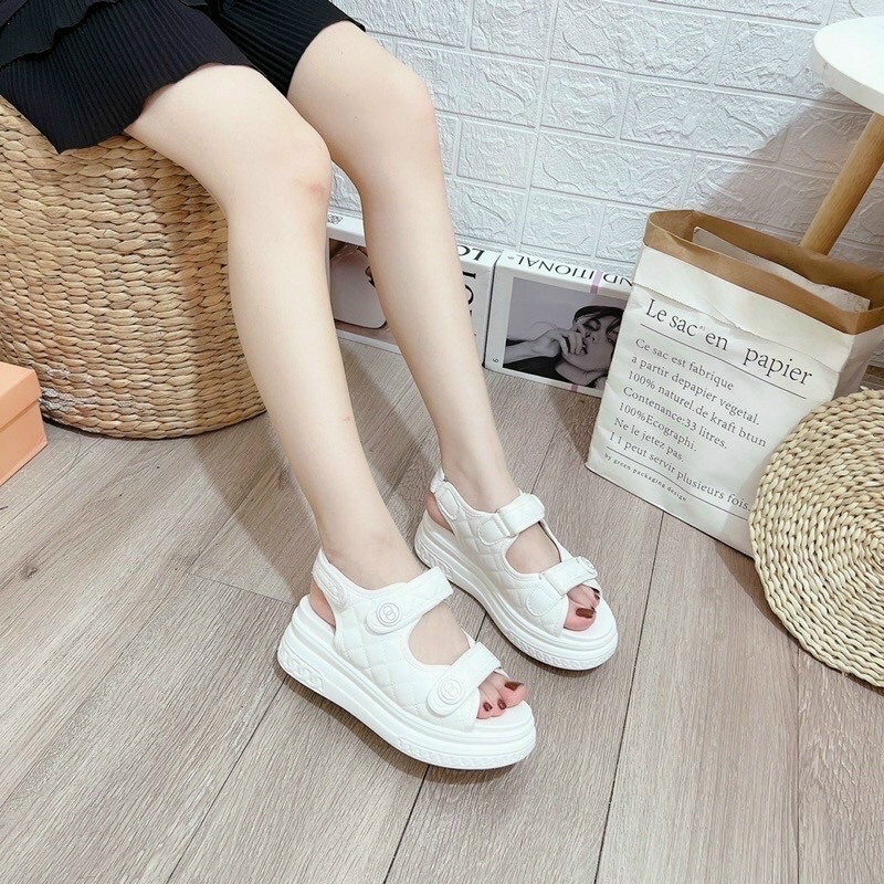 DÉP SANDAL NÂNG ĐẾ TĂNG CHIỀU CAO 6CM NỮ 2 QUAI ĐẾ BÁNH MỲ KHOÁ NHỎ
