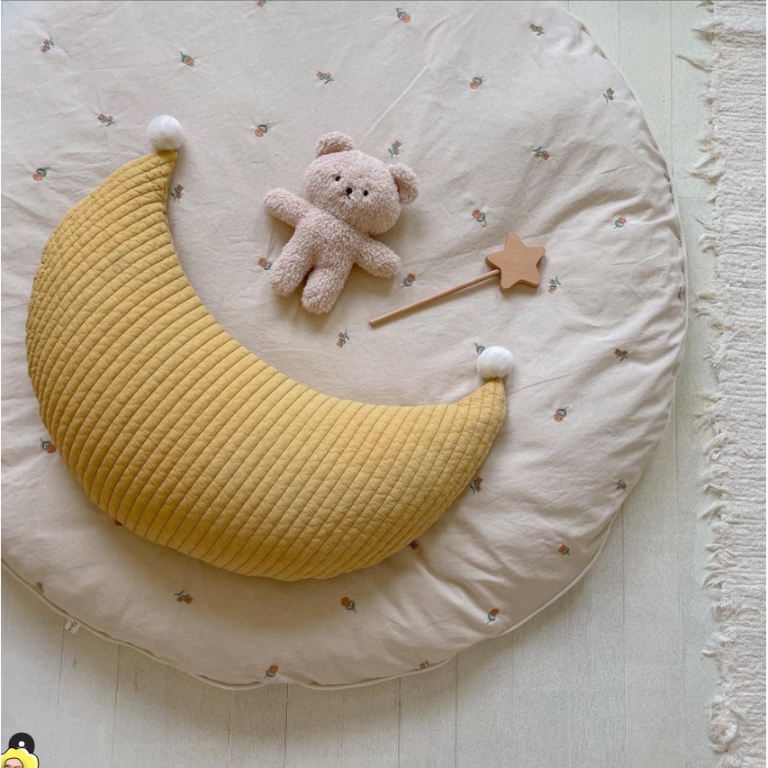 Gối Ngủ Vải Cotton Đính Quả Bông Lông Mặt Trăng Có Thể Tháo Rời Giặt Sạch Cho Bé