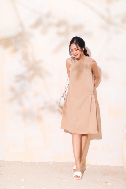 Maris Dress / Váy không tay nhún sườn