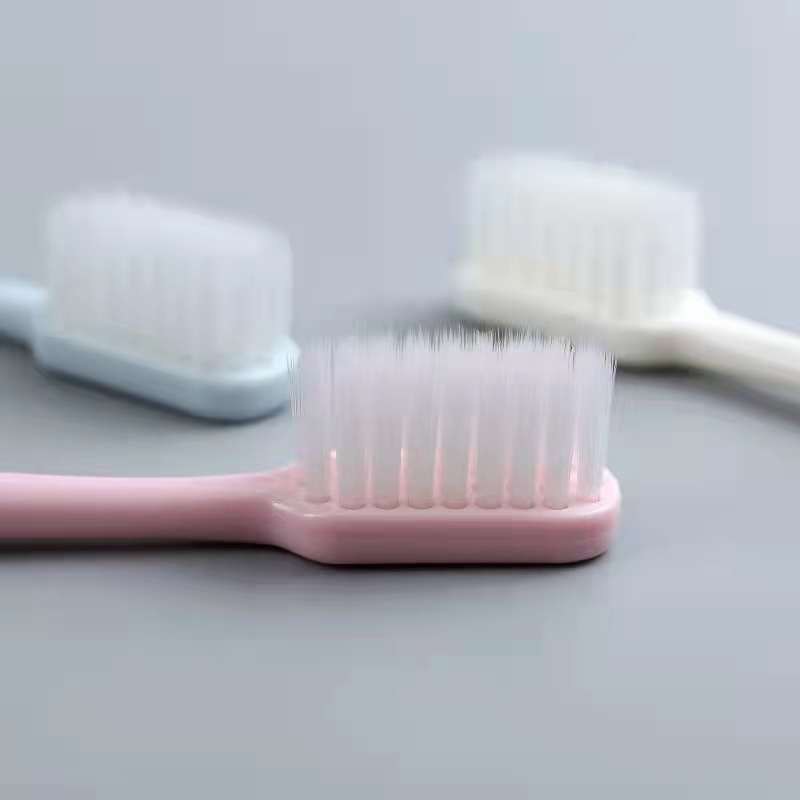 [Hàng mới về] Set 4 bàn chải đánh răng sợi lông mềm an toàn tiện dụng