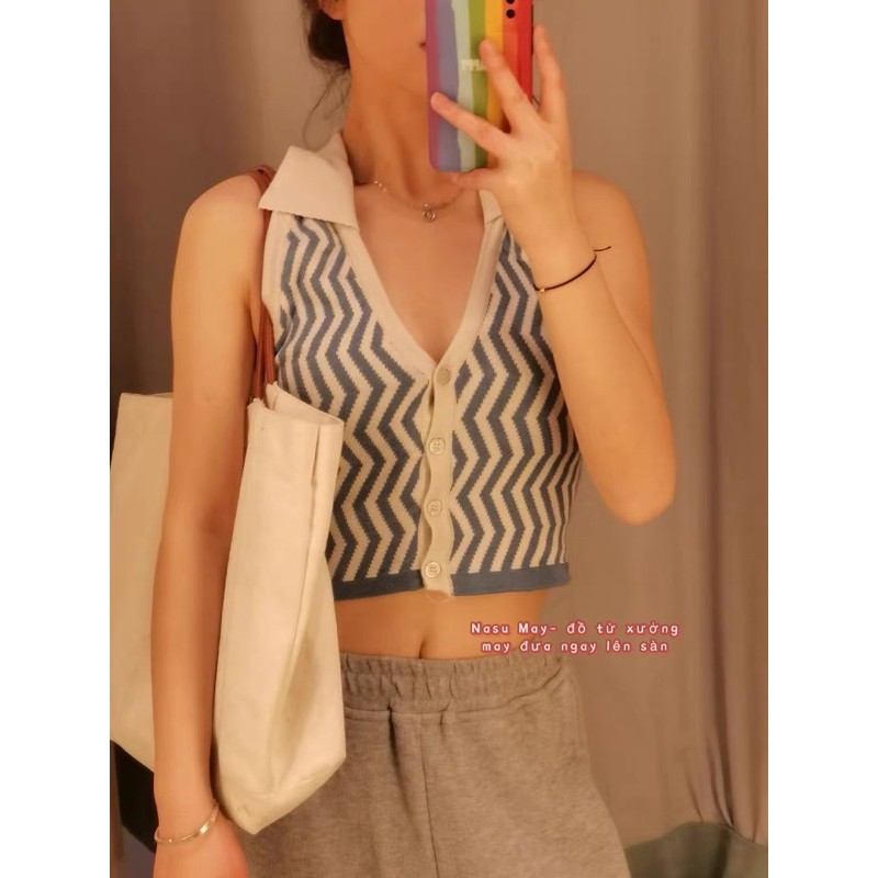 Áo Croptop Nữ Kẻ Sọc 3 Lỗ Cúc Cài Hở Lưng Siêu Xinh Áo crt Cổ Bẻ 2 Màu So Hot | BigBuy360 - bigbuy360.vn