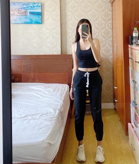 Quần jogger ống bo thêu ó