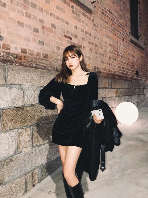 Đầm Nhung Cổ Vuông Cực Tone Dáng | BigBuy360 - bigbuy360.vn