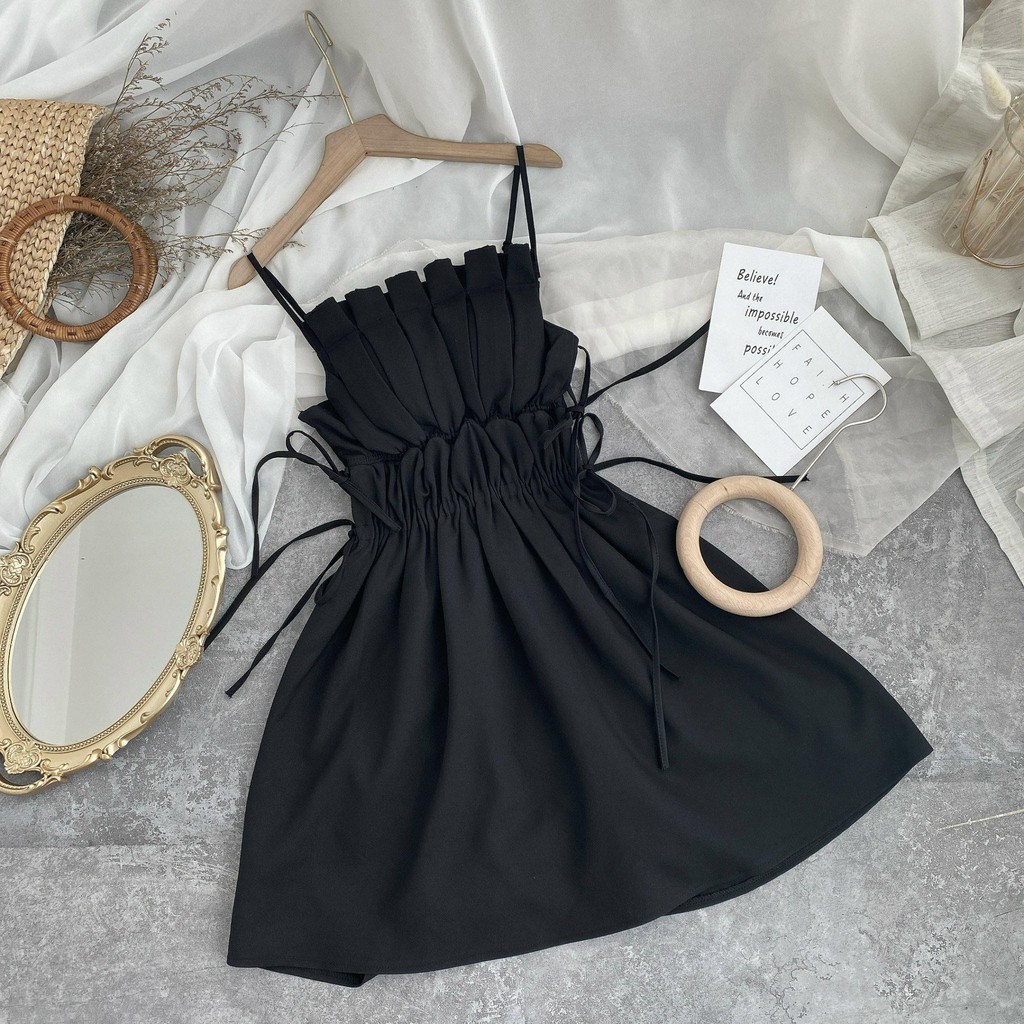 [Mã SKAMA06 giảm 8% tối đa 50K đơn 250K] Đầm đen xoè xếp ly ngực | BigBuy360 - bigbuy360.vn