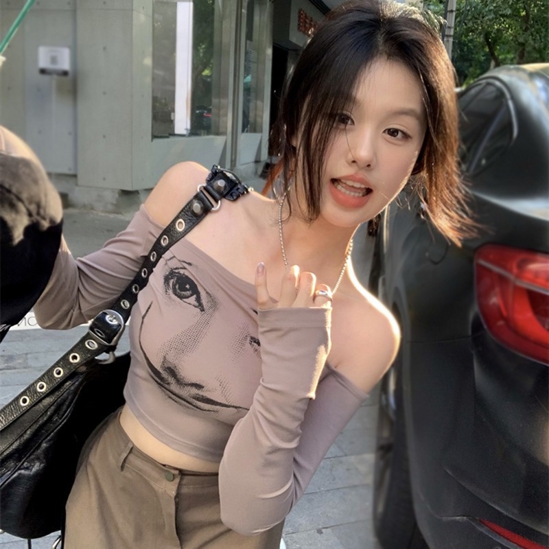 Áo Croptop Trễ Vai Tay Dài Hoạ Tiết Mặt Cười Phong Cách Hàn Quốc