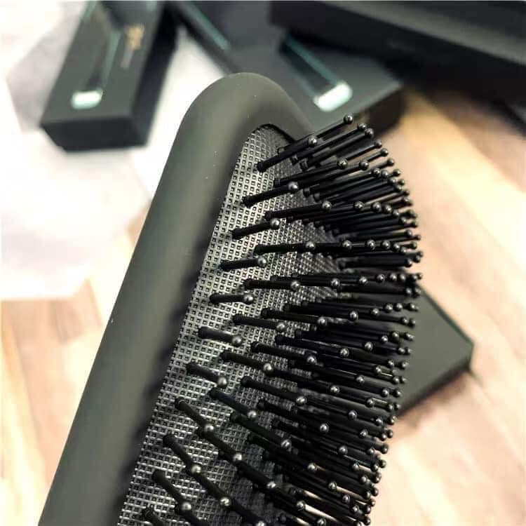 Lược Gỡ Rối Và Masage Da Đầu GHD