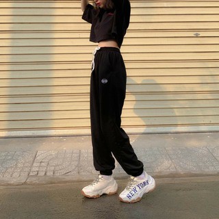 Quần jogger bo gấu trơn chất da cá