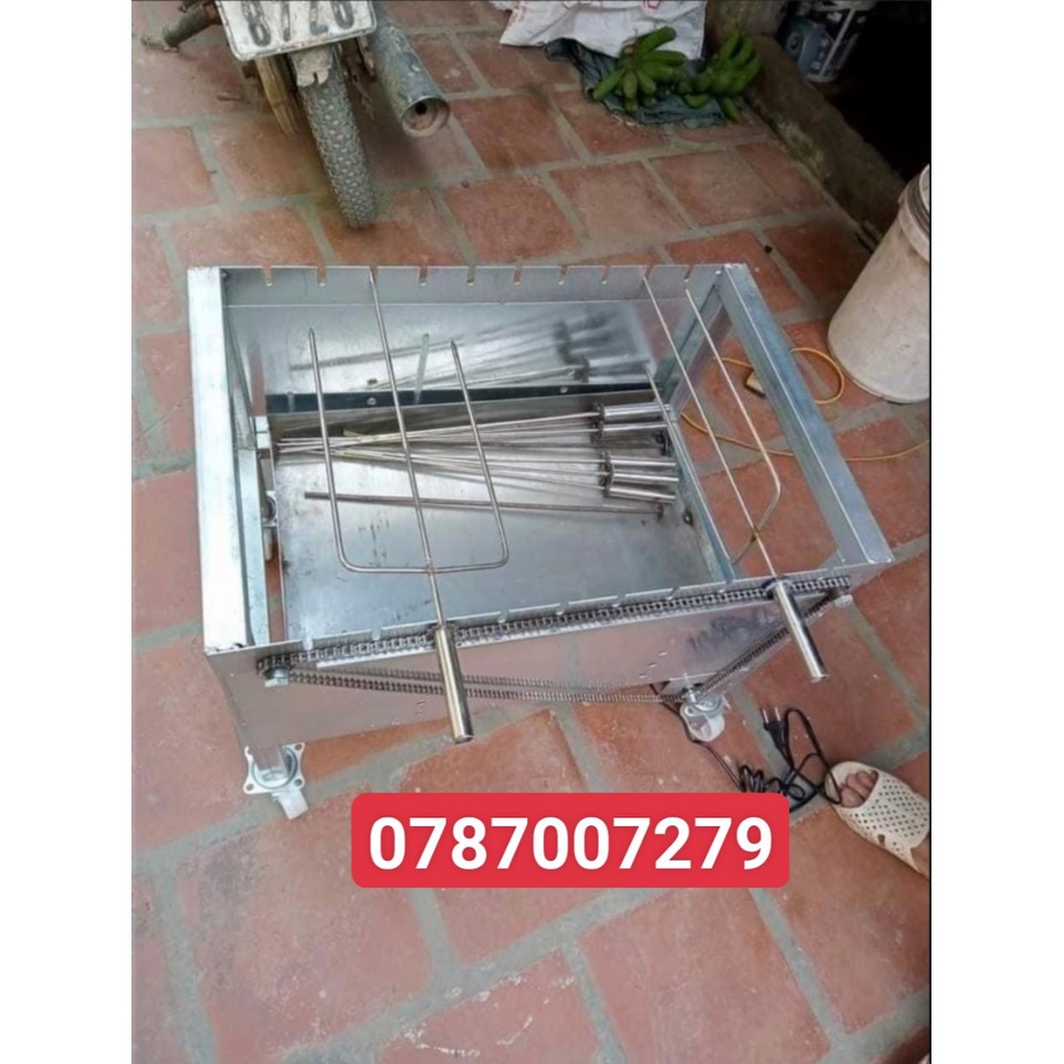 Bếp nướng than hoa tự động  bếp gồm 10 xiên thẳng và 2 xiên 3 nướng gà