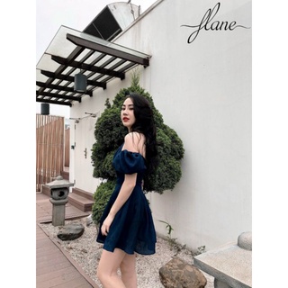 Đầm cổ yếm rớt vai