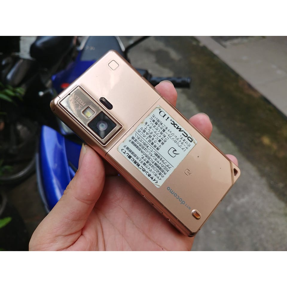 Điện thoại Sharp Sh-04A màu nâu