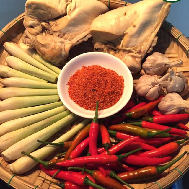 KHÔ GÀ SẢ ỚT hoặc KHÔ GÀ CAY LÁ CHANH 50G ( cay vừa ) thương hiệu Ánh Sao | BigBuy360 - bigbuy360.vn