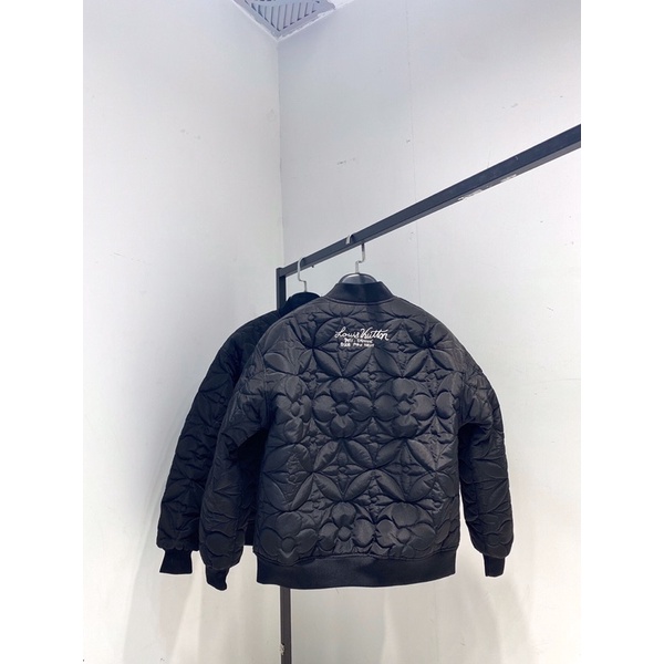 Áo khoác phao LV Louis Vuitton khóa zip cao cấp