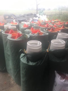 Máng Ăn Cho Gà Chống Bới Nhựa Nguyên Sinh Cao Cấp Loại 1 Chứa Được 7 kg Cám