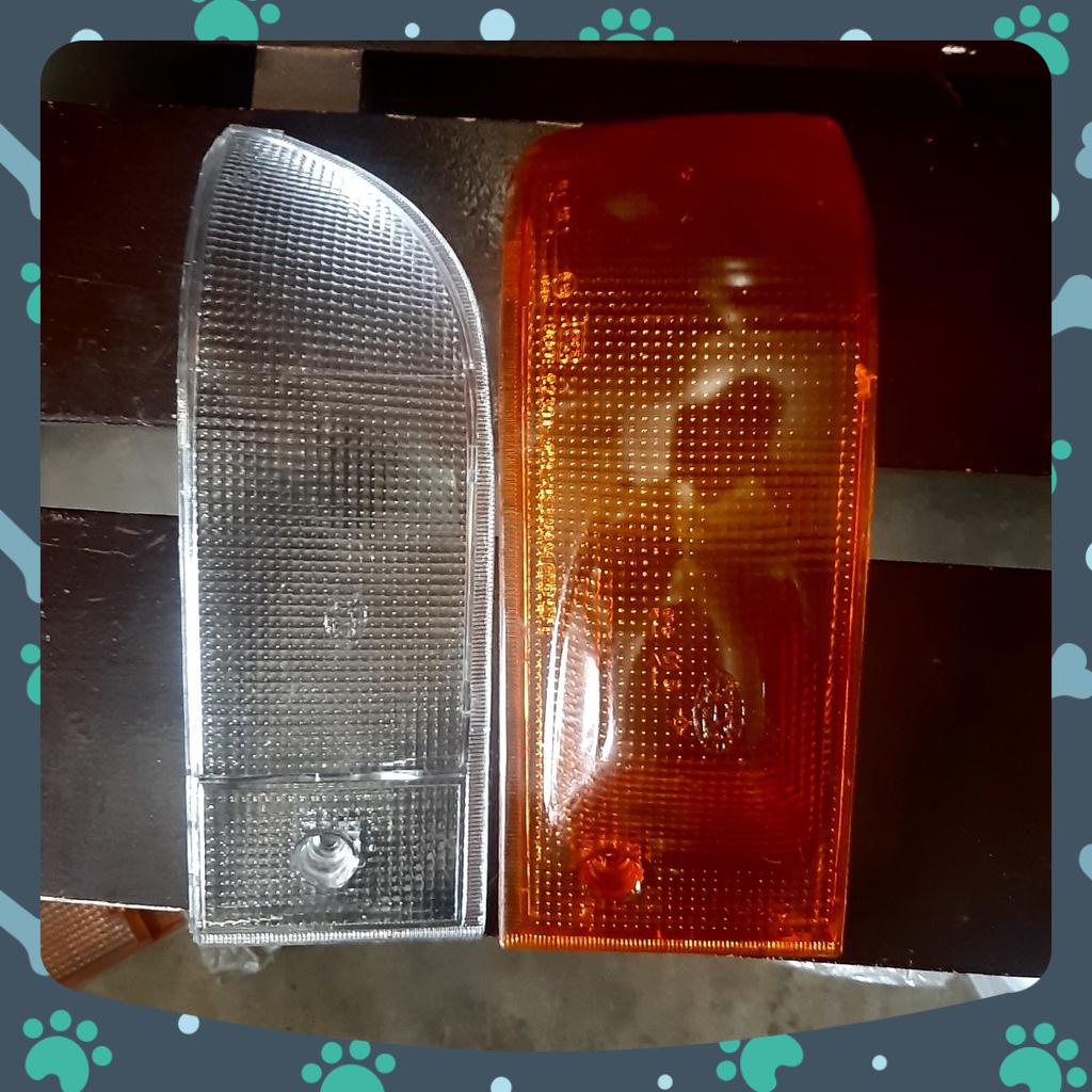 Nắp đèn xi nhan Hyundai 1.25 tấn, Porter. Loại 2 vàng và trắng, bên trái và phải khác nhau. Hàng Việt Nam CLC