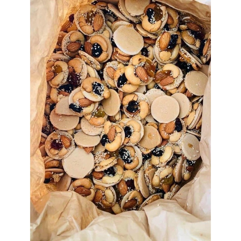 Bánh đồng tiền mix hạt điều, nho hũ 300gram, Đồ ăn vặt Sài Gòn