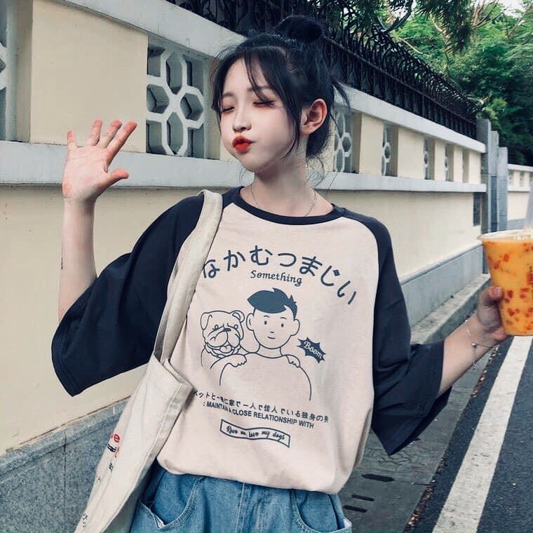 Áo thun nữ tay lỡ freesize phông form rộng dáng Unisex, mặc lớp, nhóm, cặp in hình NGƯỜI VÀ CHÓ CHỮ NHẬT màu nude sữa