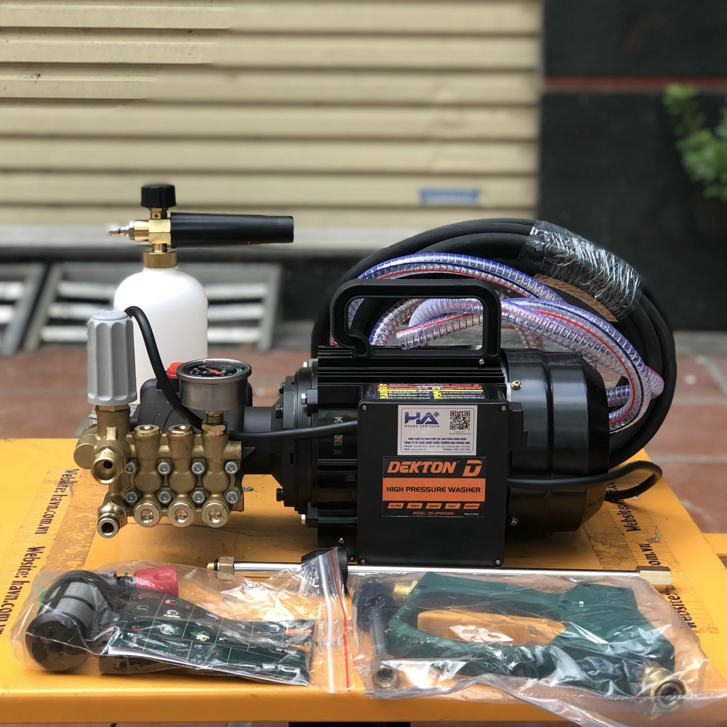 Máy Rửa Xe 2300W Dekton DK-HPW2300