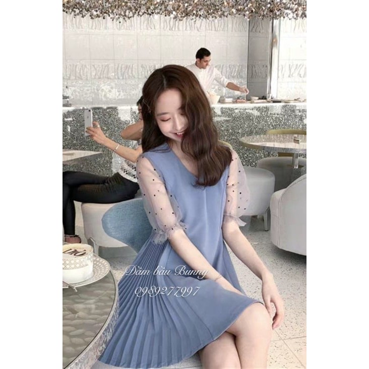 Váy bầu cao cấp xếp li sườn tay chấm bi.