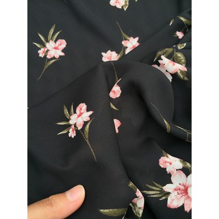 Lụa cát 1 (Voan lụa dày, Mẫu này nền màu đen, chất dày dặn sờ suôn mềm mát rượi) Vải thời trang công sở
