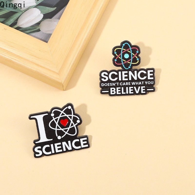 Ghim cài áo MISS ZOE họa tiết chữ &quot;I Believe In Science I Love Science&quot; cho học sinh
