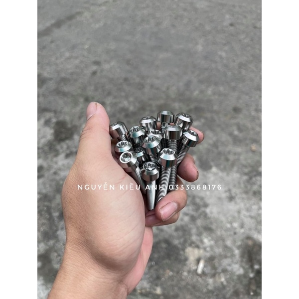 Ốc titan 8li40 đầu trụ gắn nhiều vị trí xe máy