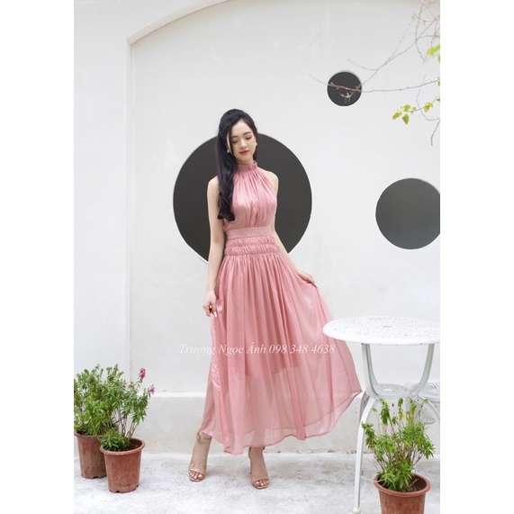 váy maxi lụa cổ yếm