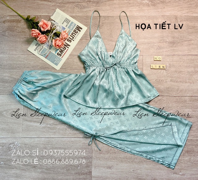 Bộ ngủ quần dài xẻ hông lụa gấm họa tiết LV | BigBuy360 - bigbuy360.vn
