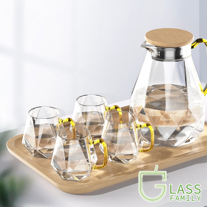 Bình Nước Trong Suốt Dung Tích 1.8l