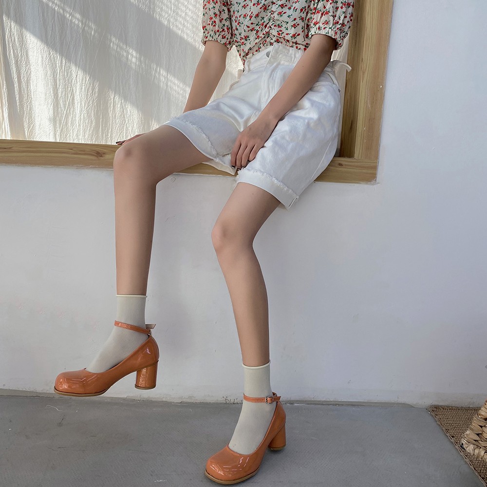 Giày cao gót retro mũi tròn - US343