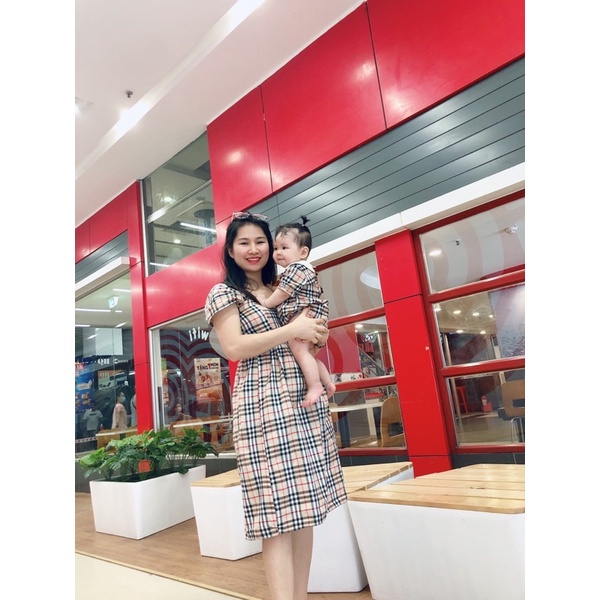 váy đôi mẹ và bé kẻ bbr