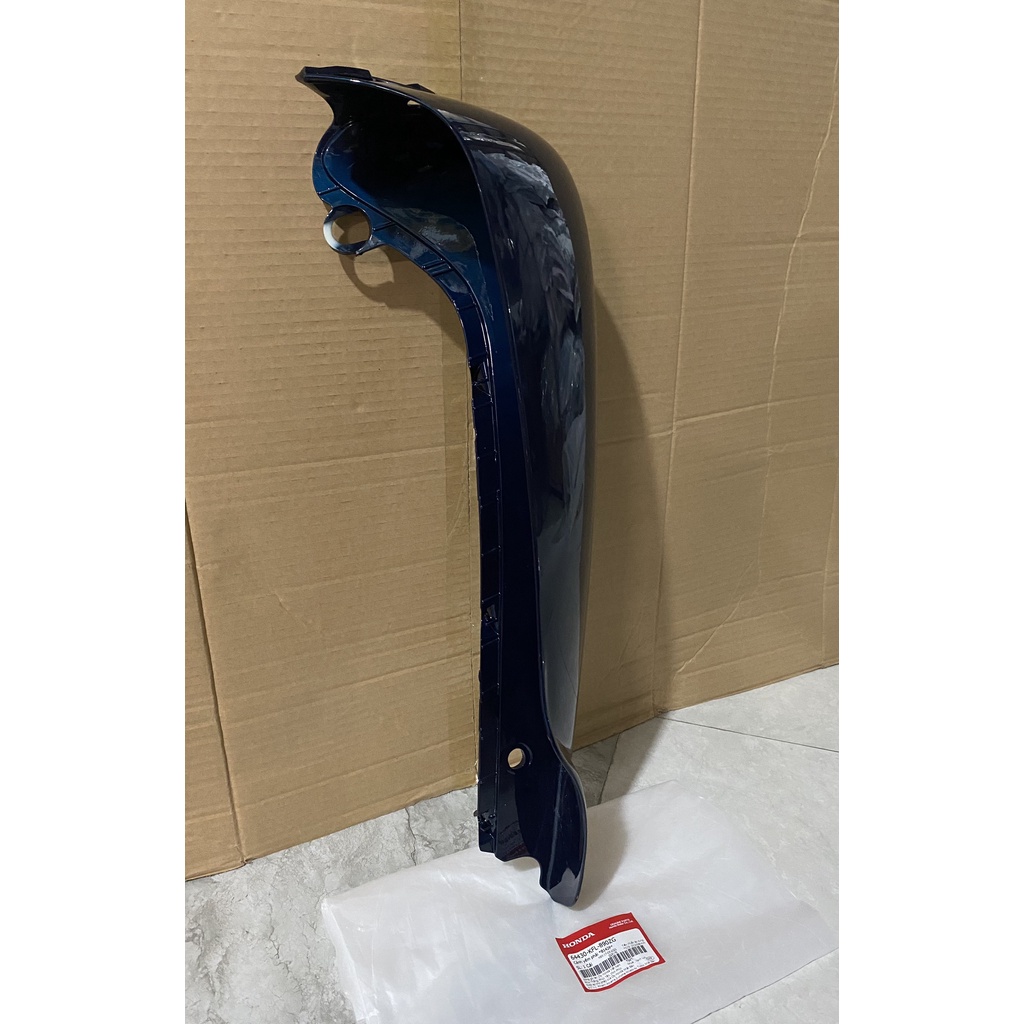 Cánh yếm bên phải - bửng yếm HONDA FUTURE 1 màu Xanh lục. 64430KFL890ZG