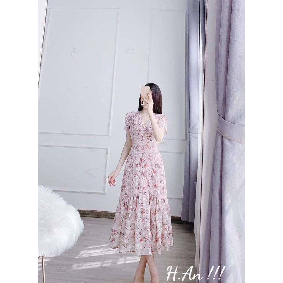 Váy đuôi cá thêu hoa khuy ngọc