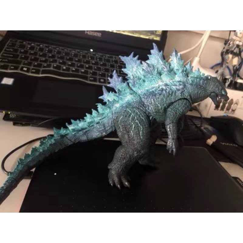 Mô hình NECA Godzilla 2019 SHM Ultraman - Figure Quái Vật Ver 2 King of the Monsters Lửa Xanh