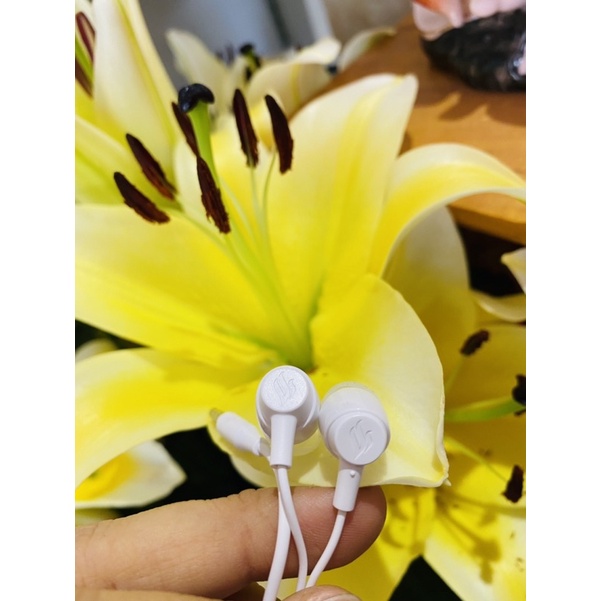 Bộ sạc cáp nhanh và tai nghe chính hãng Vsmart