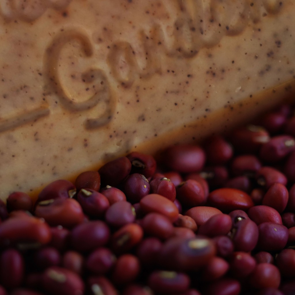 Xà phòng đậu đỏ (Red beans handmade soap) Green Garden