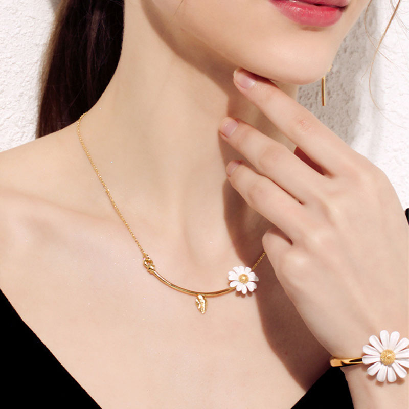 Adjustable Daisy Buckle Bracelet Bee Animal Bonnie Necklace Ring Jewelry