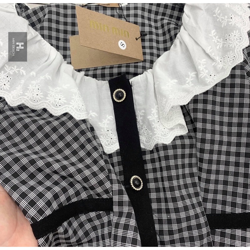 áo kẻ cổ bèo thô trắng viền đen