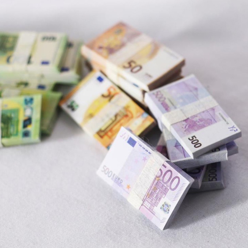 ### Set 200 Tờ Giấy 1 / 12 Trang Trí Nhà Búp Bê Xinh Xắn