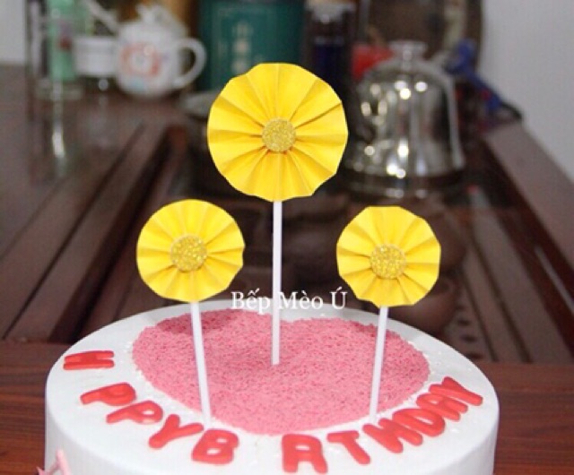 Que cắm Hoa Hướng Dương trang trí bánh kem