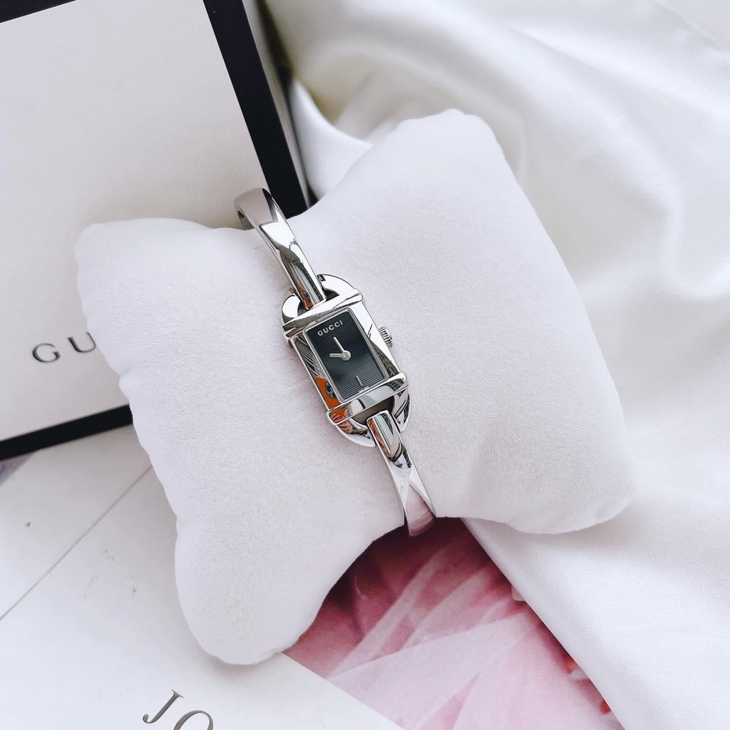Đồng hồ nữ dây thép dạng lắc Gucci YA068510 6800 Black Dial Bangle Steel Bracelet