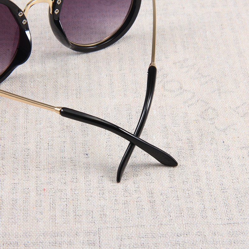 Kính mát chống tia UV kiểu dáng đơn giản xinh xắn cho các bé gentle monster | BigBuy360 - bigbuy360.vn