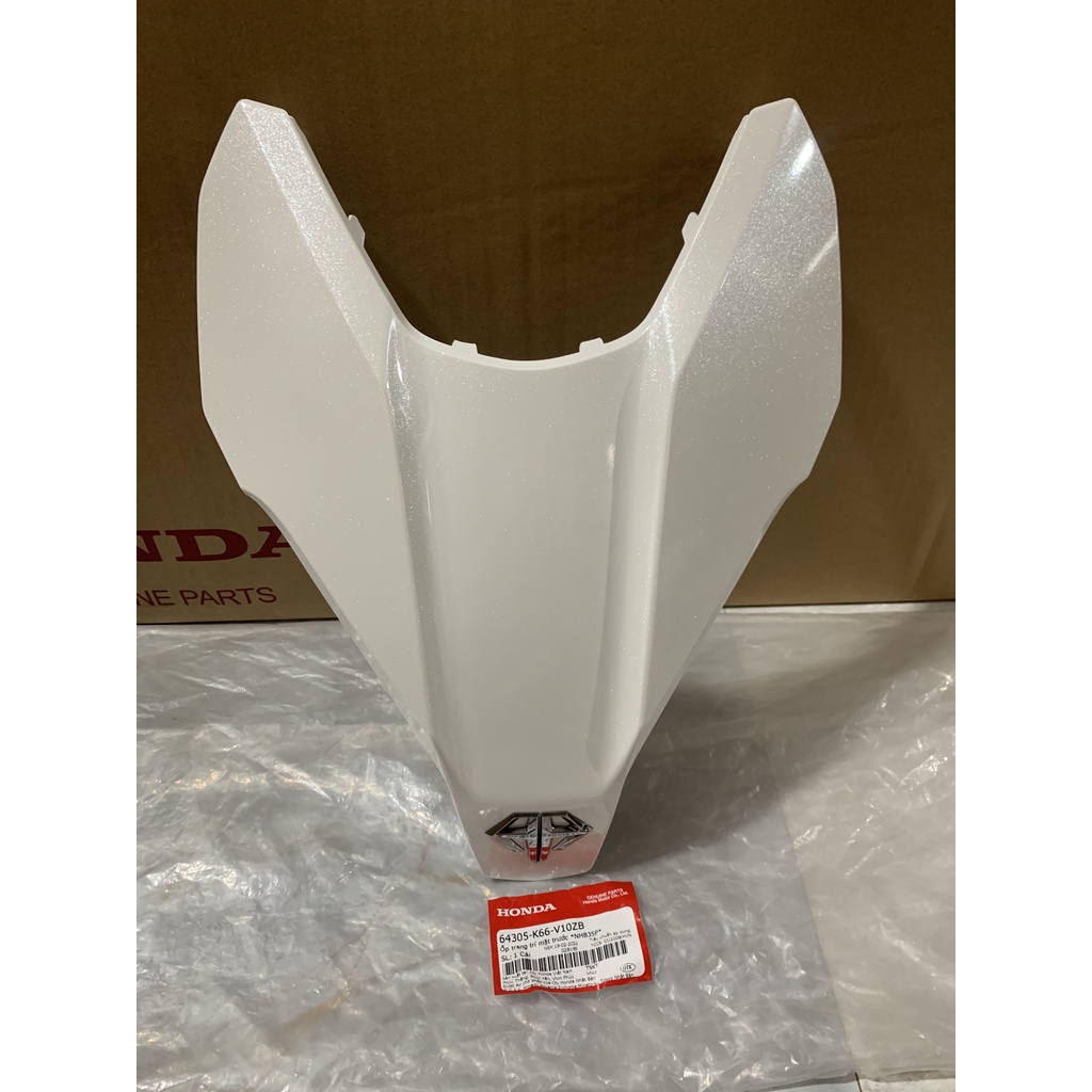 Ốp trang trí mặt nạ trước - mặt nạ nhỏ HONDA AIR BLADE 125 năm 2015-2016 màu Trắng. 64305K66V10ZB