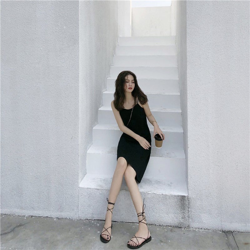 Đầm mini hai dây dáng ngắn/ dáng dài màu đen/ trắng phong cách mới quyến rũ thời trang mùa hè dành cho nữ