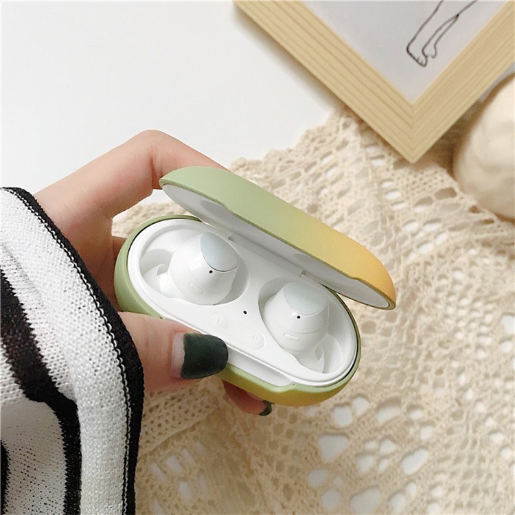 Ốp Case Thinfit PC Color Gradient cho Galaxy Buds + Plus và Galaxy Buds.